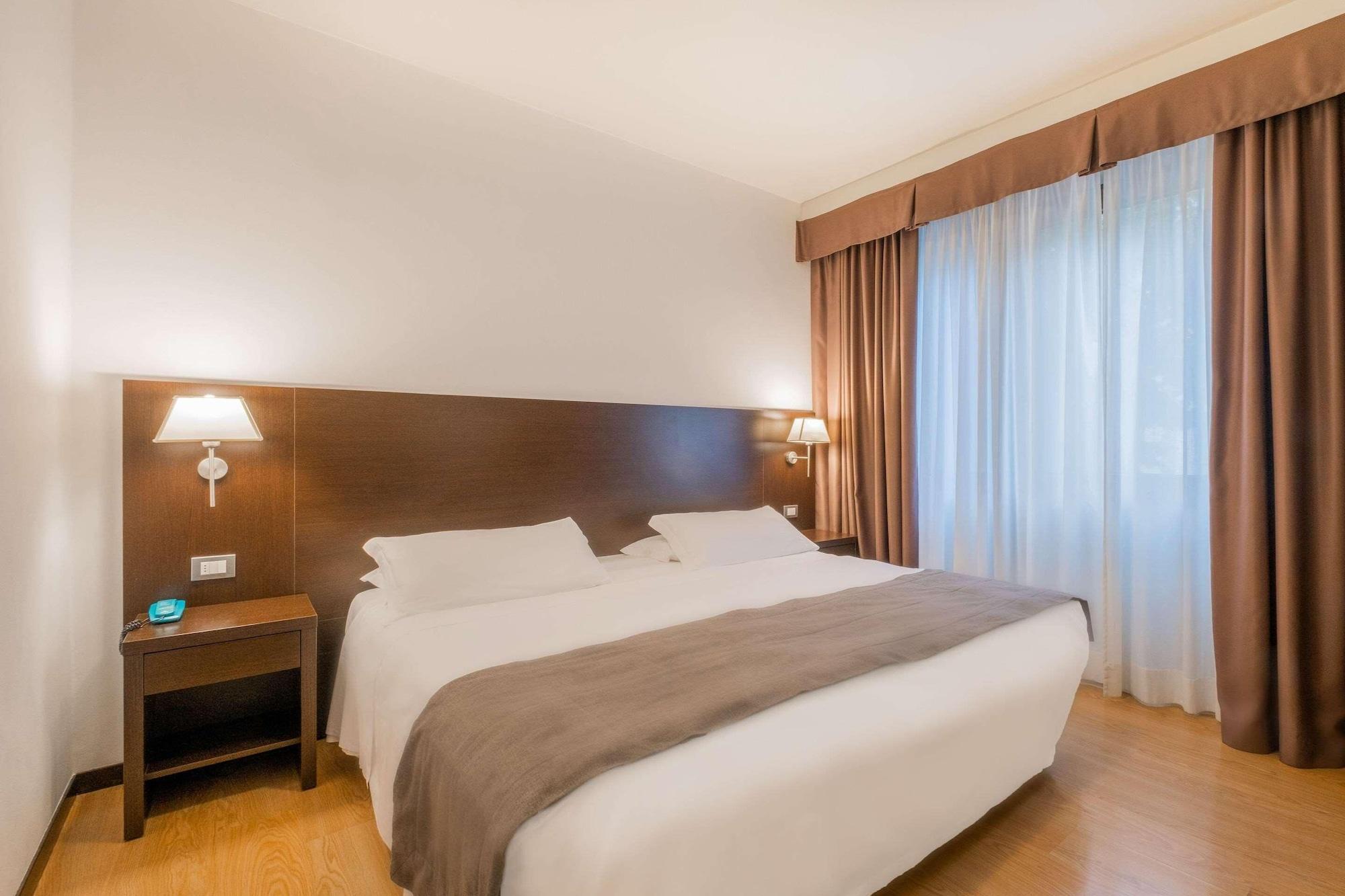 Hotel Delfino Venezia Mestre Exteriör bild